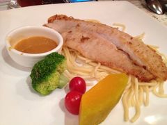 扒龍利魚配蟹黃汁-绿茵阁(体育西分店)