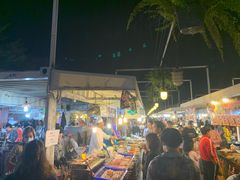 -席娜卡琳火车铁道夜市