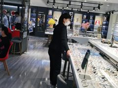 -宏宇眼镜蔡司依视路折扣店(兆佳眼镜城店)