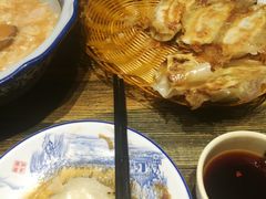 -阿洪锅贴王(小吃城店)