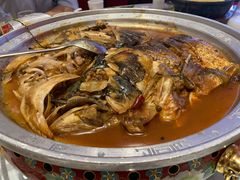 鱼头红焖+鱼丸清炖-解家河南菜(商鼎路店)