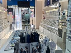 -诺柯视眼镜-蔡司依视路官方工厂店(淞南一店)