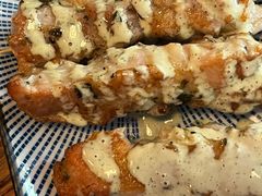 炭烤鸡肉串配酸奶黄瓜酱-帕歌西班牙餐厅paco tapas