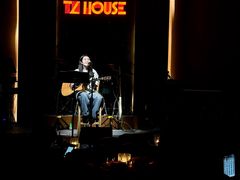 -TZ House音乐现场(来福士中心店)