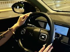 -小鹏汽车体验中心(苏州龙湖狮山天街店)