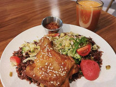 -POKEE VIA&Brunch·维娅(重庆来福士店)