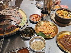 -哈哈碳都·牛肋条无限自助烤肉(台江万达店)