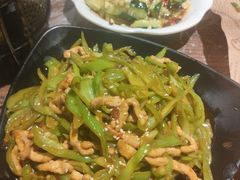 -老街烧烤大排档·地道湖北菜·龙虾馆(汉口火车站店)