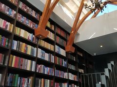 -钟书阁(松江泰晤士小镇店)