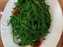 炝拌沙葱-苏莱特色牛骨滩羊手抓馆(长城东街总店)