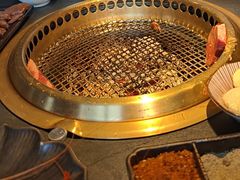 -铭牛烧肉·和牛海鲜自助(高新月牙湖店)