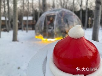 在雪地上撒点野,把圣诞老人帽子吃掉!一号营地品美味慕斯蛋糕!