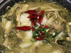 -渝是乎酸菜鱼·川渝小炒(新世界百货望京店)