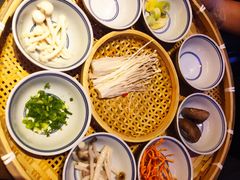 养生菌汤锅底料-大隐·成都火锅Bistro(合生麒麟新天地店)