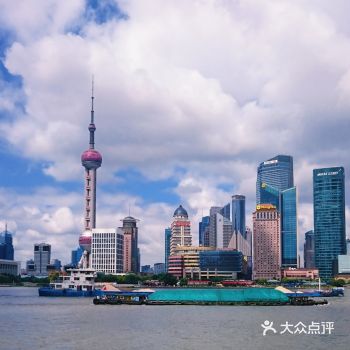 每次去上海，都会在南京东路福州路一带的酒店入住