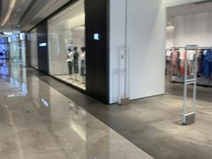 -URBAN REVIVO(上海中庚漫游城店)