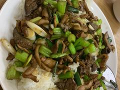 小炒鸡杂盖浇饭-川渝小厨