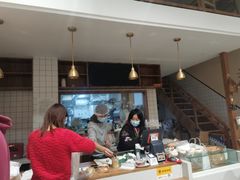 -沁屋面包店(人民东路店)