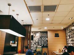 大堂-麦当劳(新闸路店)