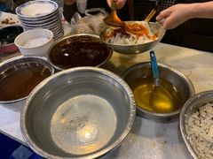 -牡丹广场薛栓子擀面皮大王