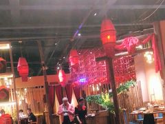 -老滇山寨•云南特色菜•地方菜•民族风情歌舞表演(金碧店)