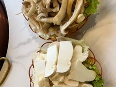 -菌海森林·非遗野生菌火锅(西山区滇池路摩根道店)