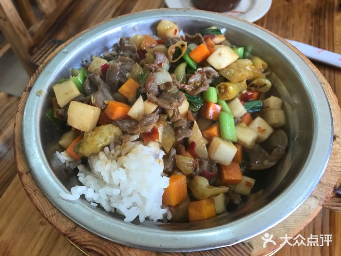 利品湘木桶饭(巽寮店)酸辣鸡杂饭图片