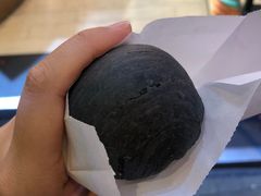 乌豆蛋黄酥-陶陶居饼家(惠福东路店)