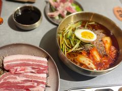 -围炉肉舍•炭烤活鳗•丹东海鲜烤肉(步行街店)