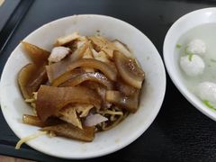 -松树干拌面店