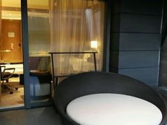 -上海滴水湖皇冠假日酒店