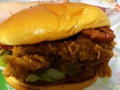 吮指十三鲜小龙虾烤鸡堡/鸡肉卷-肯德基(永旺店)