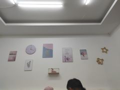 大堂-美肴冰品·汉堡·牛腩饭(总店)