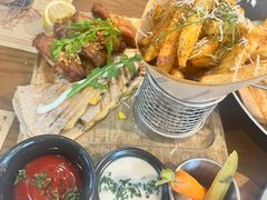 -Mark&Mars Restaurant
