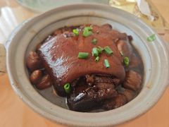-亮河湾山庄