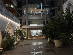 -洪小鹏生活美学馆(领SHOW天地店)