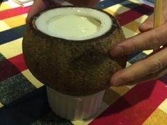 -志龙皇冠吃货椰子铺