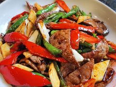 尖椒茭白炒猪肝-菲乐餐厅(三十年经营·湖滨路店)