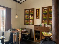 -菌自由丨野生菌火锅特色庭院餐厅(丽江古城店)