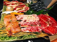 -山川小町·极番烧肉(新地假日广场店)