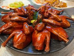 玻璃脆皮乳鸽-香港狮子山下·明星粤菜餐厅(北苑店)