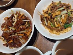 生爆牛肉面-寻裕记·现炒浇头面(人民广场店)