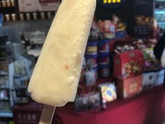 -全家便利店(杭州龙翔桥地铁站店)