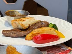 澳洲黑椒牛排拼比墨鱼-伯顿西餐厅(厚街香榭丽店)