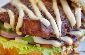 Gishi's Slow-Cooked Pork Neck Burger