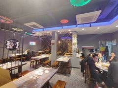 -老街烧烤大排档·地道湖北菜·龙虾馆(汉口火车站店)
