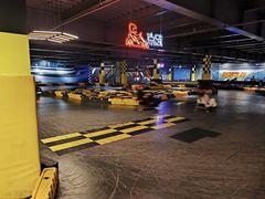 -极限PLAY运动娱乐新世界·团建派对表演休闲馆·室内高空游乐园