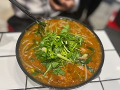 招牌炸酱小锅米线-肥汁米蘭香港米线(长宁来福士店)