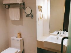 -全季酒店(重庆李子坝牛角沱地铁站店)