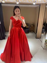 点击看大图 -GRACE KELLY婚纱与礼服(北京店)